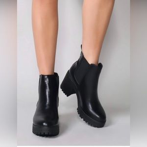 Krissie heeled chelsea boots